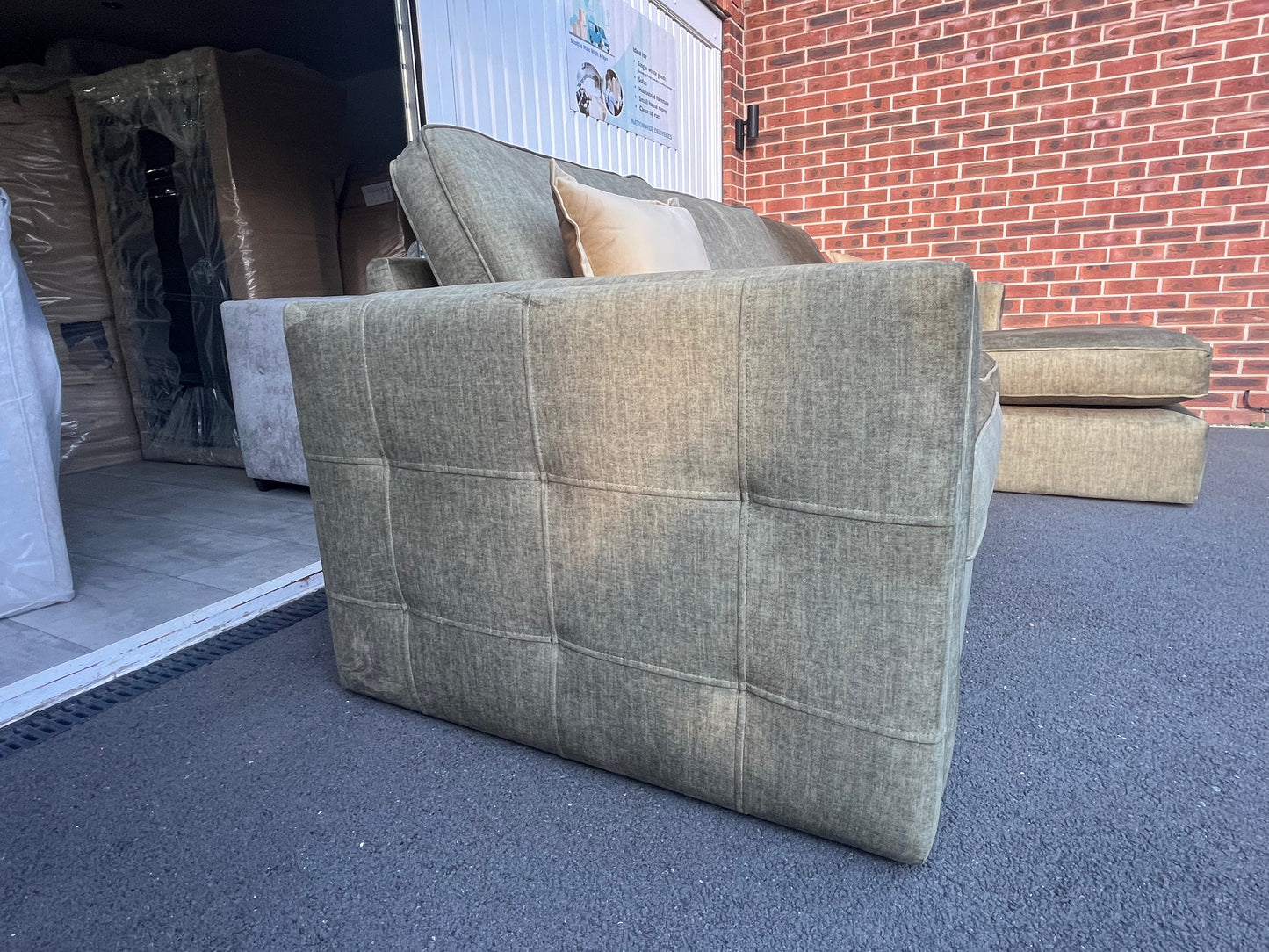 Willow jumbo right hand chaise in olive