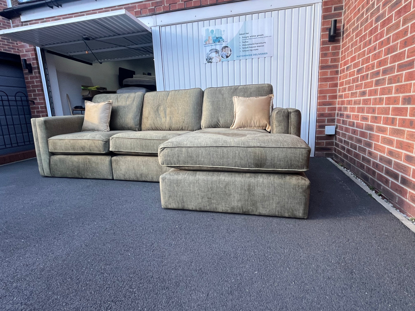 Willow jumbo right hand chaise in olive