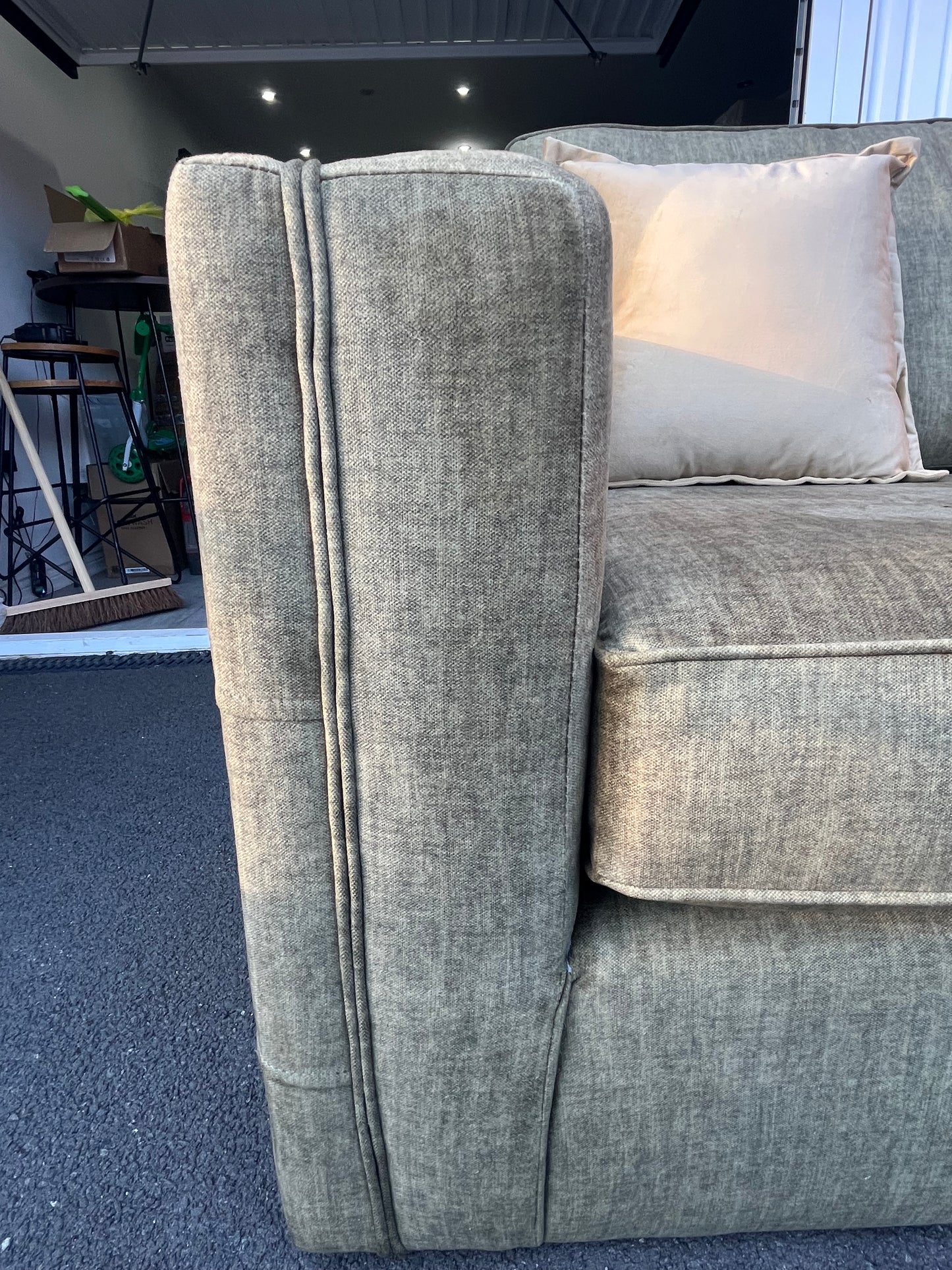 Willow jumbo right hand chaise in olive